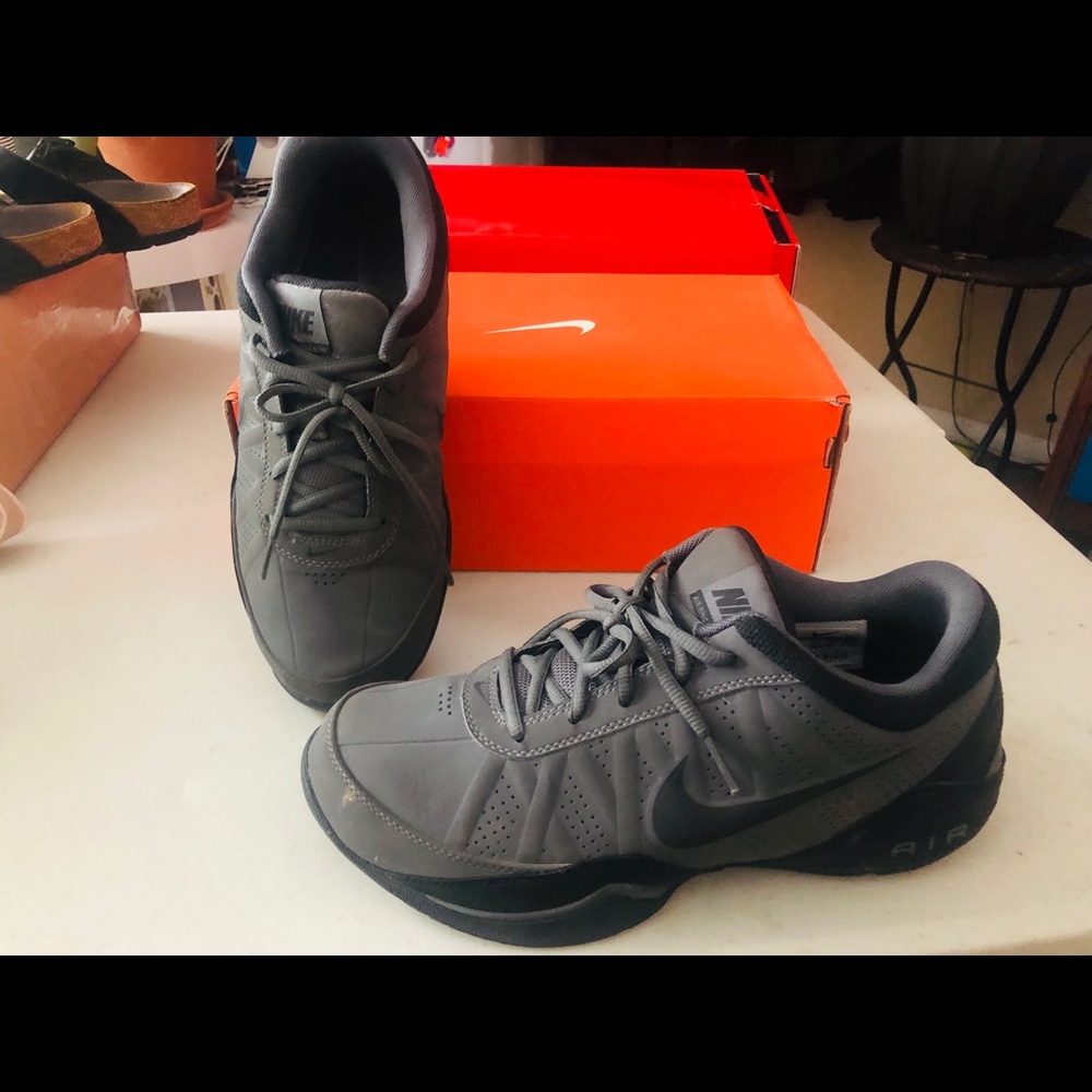 Nike Air Ring Leader Low M7.5/W9 EUC Gray/Black